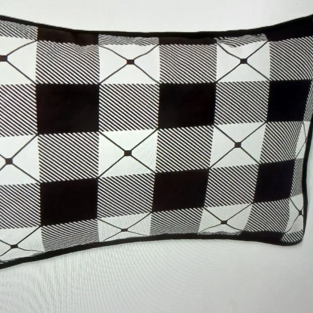 Micro Flannel Electric Battery Operated  Mini Pillow 9 X 13  NIB